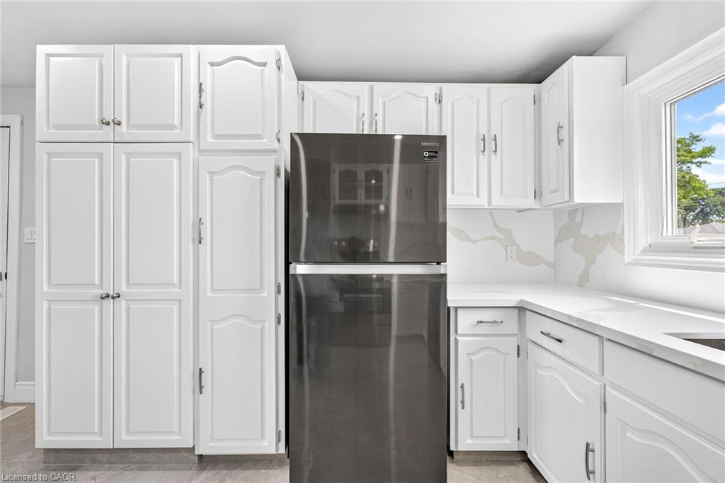 96 Fielding Crescent Property Photo 10