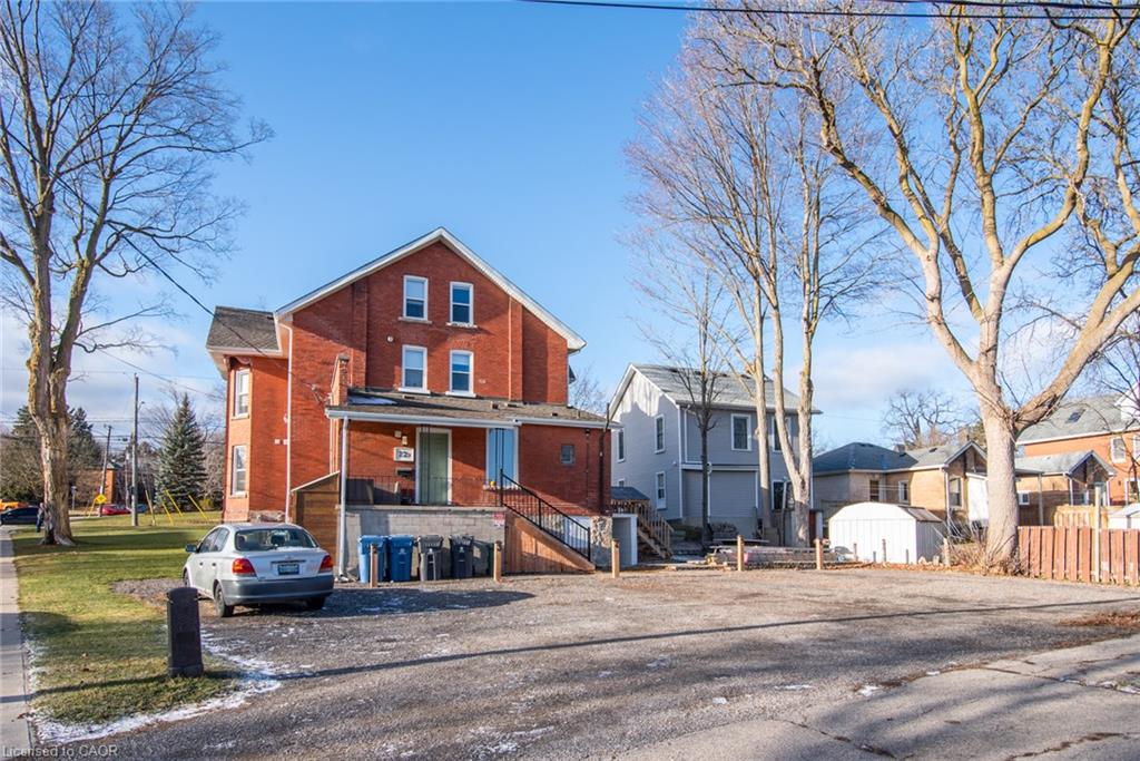 B-70 Waterloo Avenue Property Photo 6