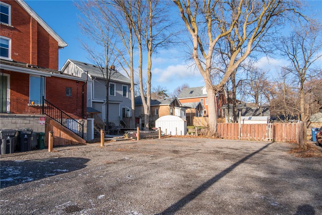 B-70 Waterloo Avenue Property Photo 7