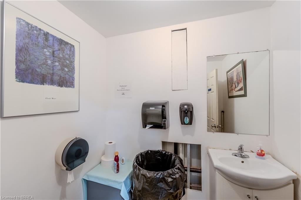 2-122 Middleton Street Property Photo 12