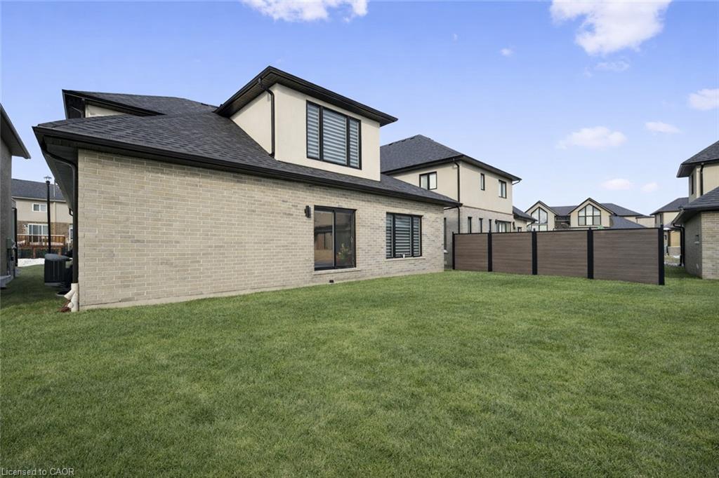 18-972 Stonecliffe Walk Property Photo 41