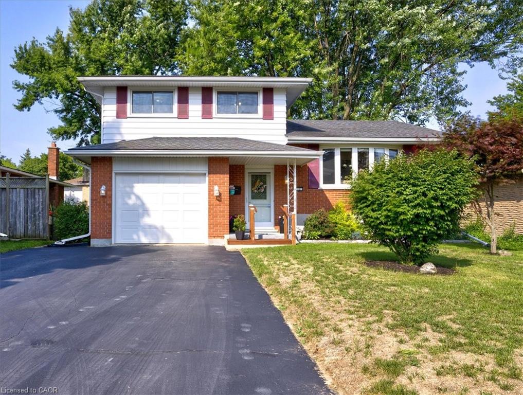 12 Miller Crescent Property Photo 2