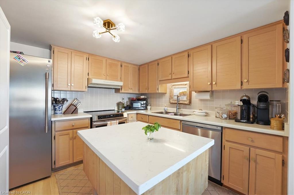 807-8 Village Green Property Photo 12