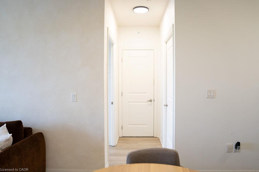 610-560 North Service Road Property Photo 9