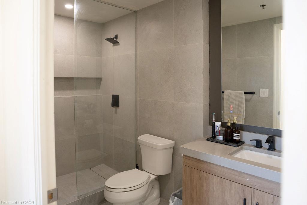 610-560 North Service Road Property Photo 17