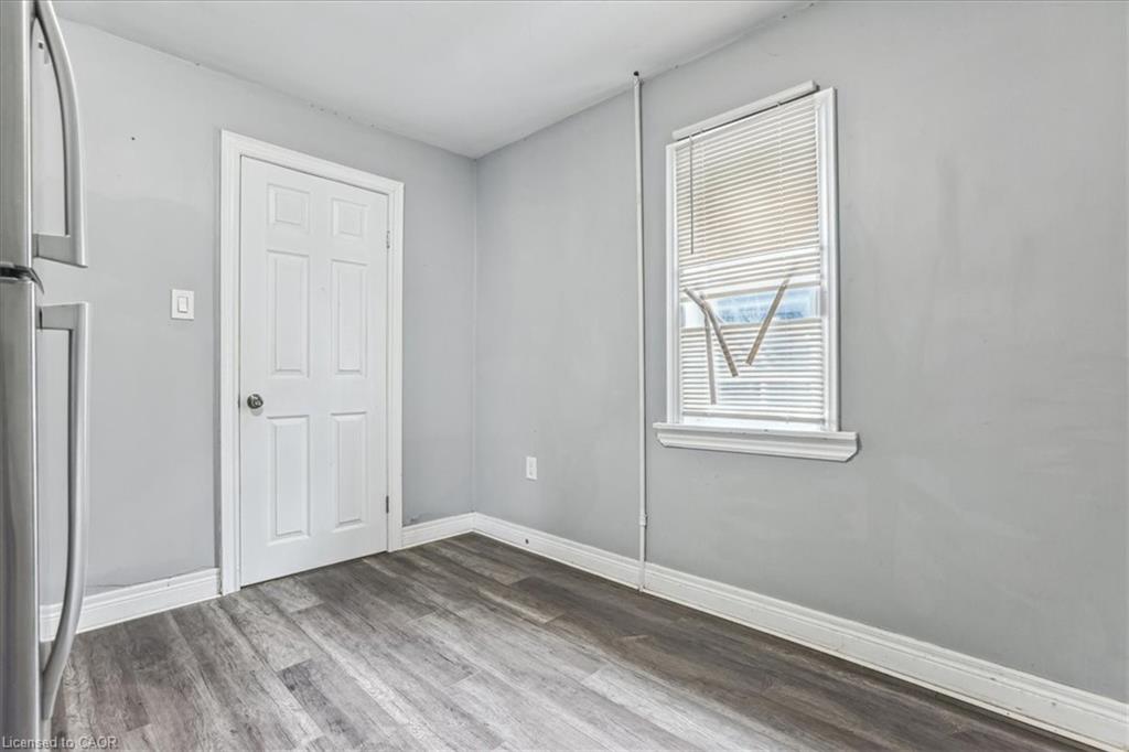 18 Linwood Street Property Photo 10