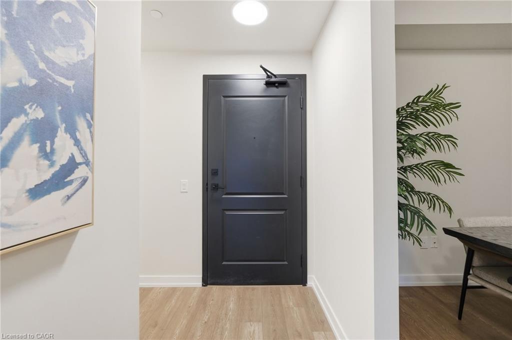 604-870 Queenston Road Property Photo 3