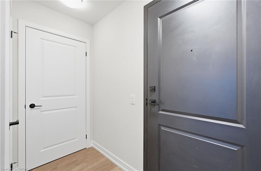 604-870 Queenston Road Property Photo 4