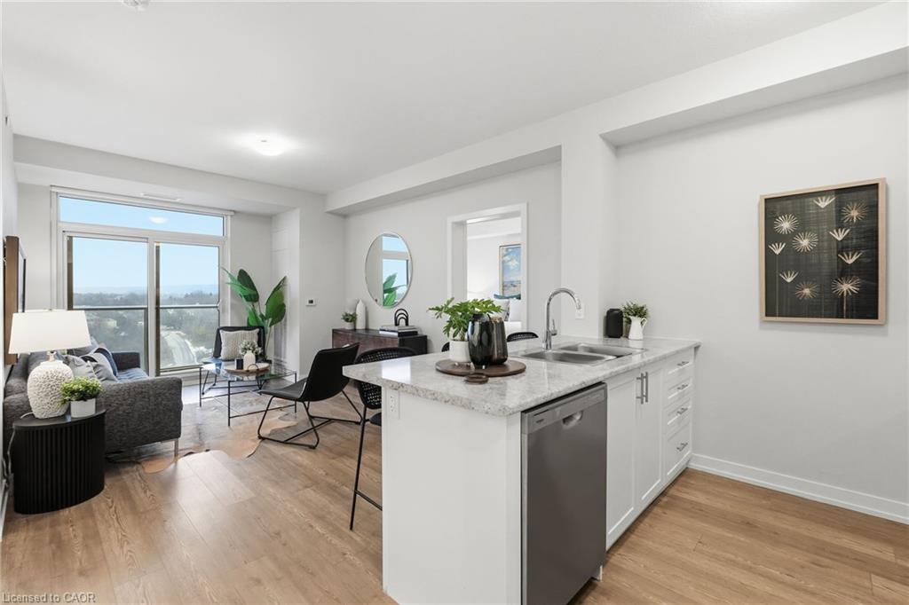 604-870 Queenston Road Property Photo 11