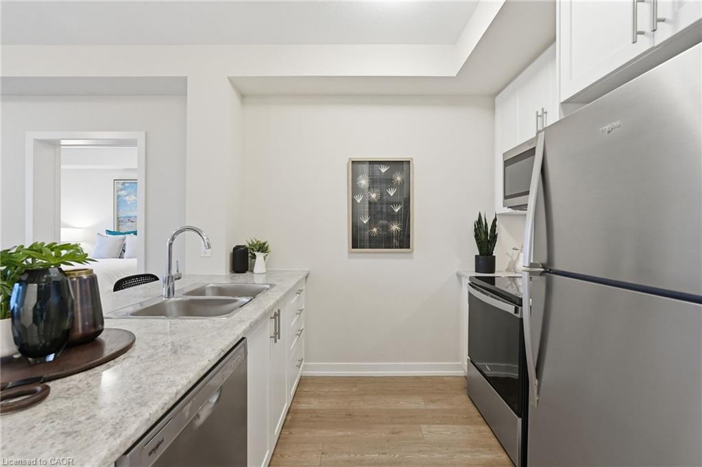 604-870 Queenston Road Property Photo 12