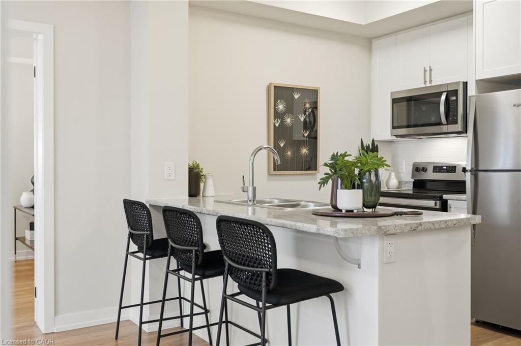 604-870 Queenston Road Property Photo 15