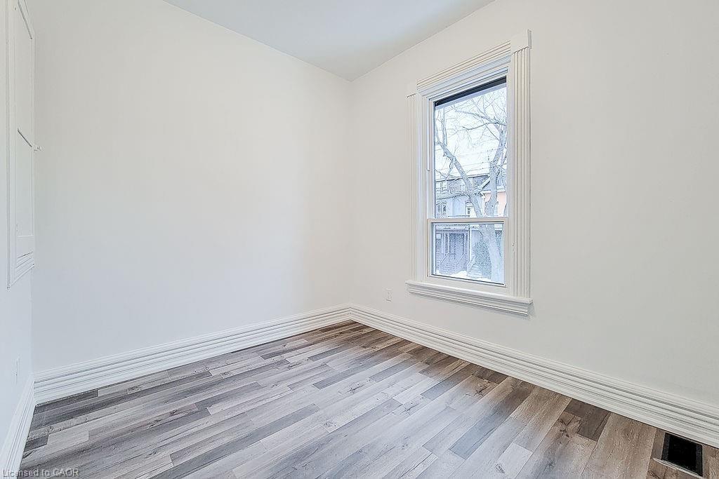 36 Erie Avenue Property Photo 15