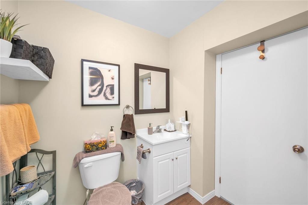 122 King Street Property Photo 22