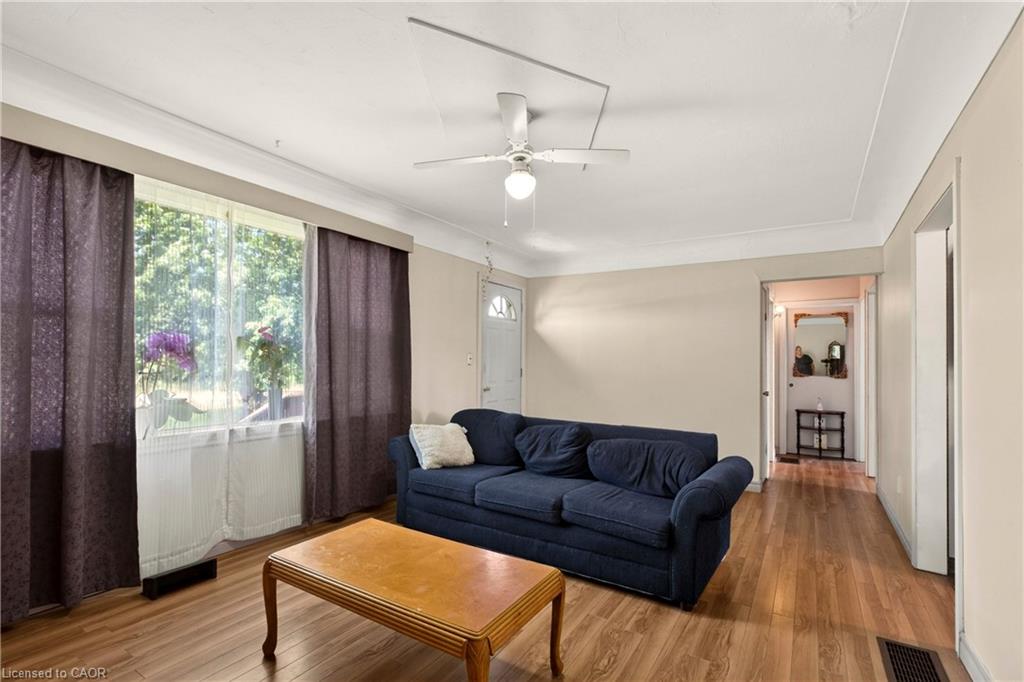 958 Highland Road E Property Photo 6