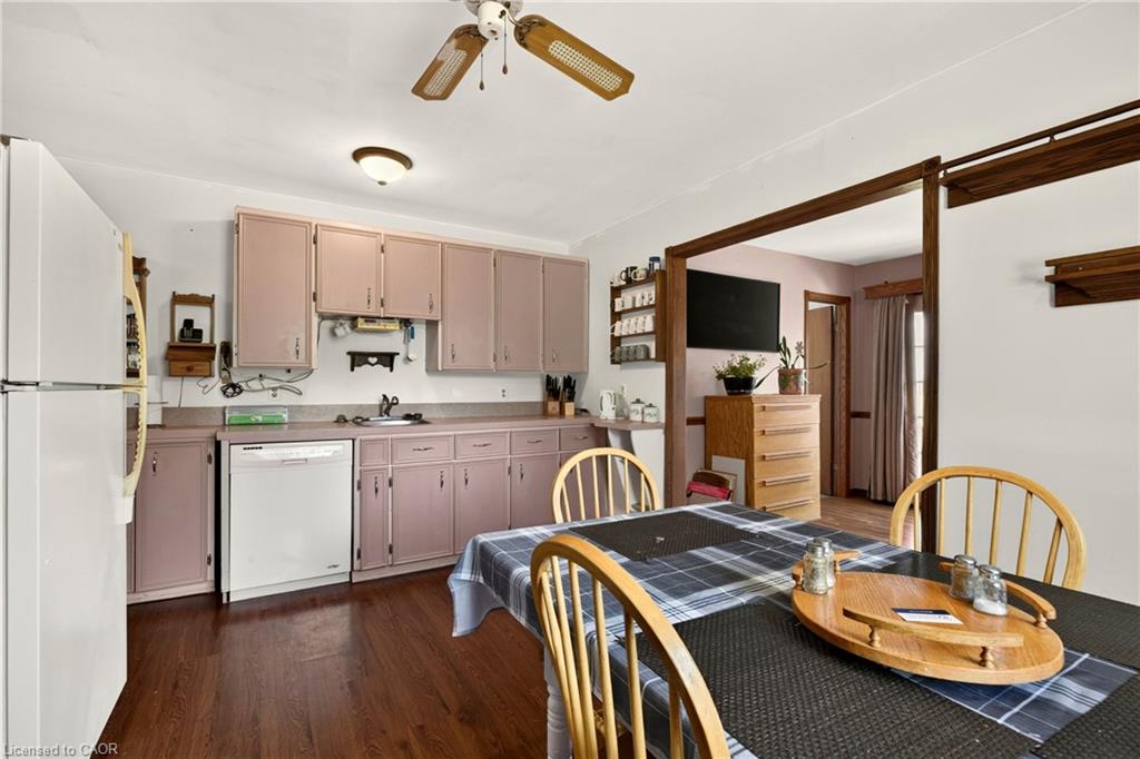 958 Highland Road E Property Photo 8