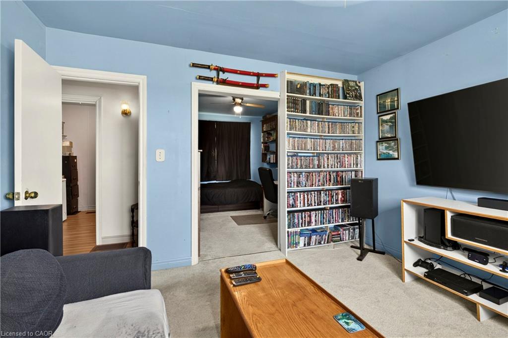 958 Highland Road E Property Photo 19