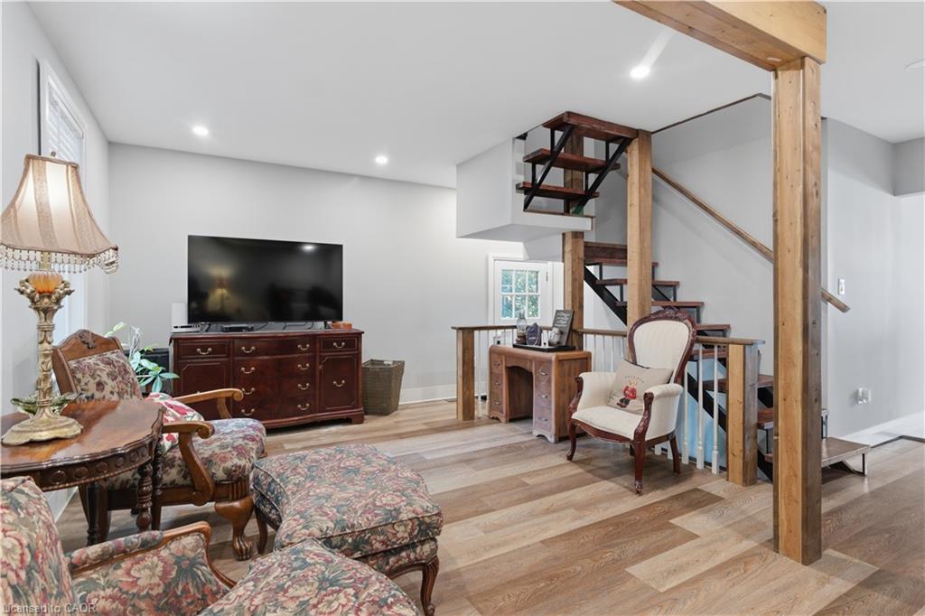 91 Lyons Avenue Property Photo 12