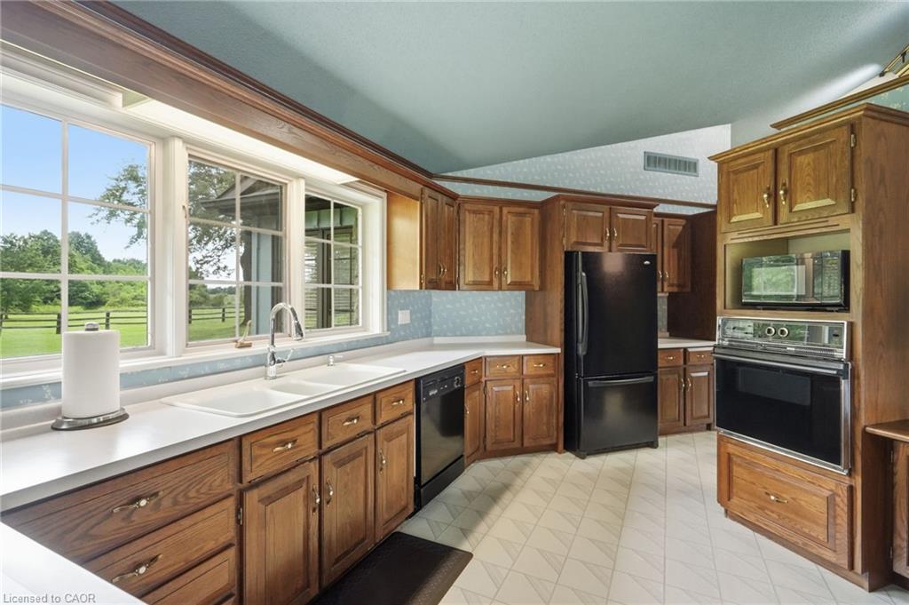 1046 Book Road W Property Photo 10