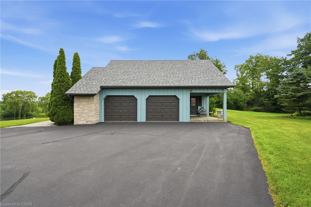 1046 Book Road W Property Photo 23