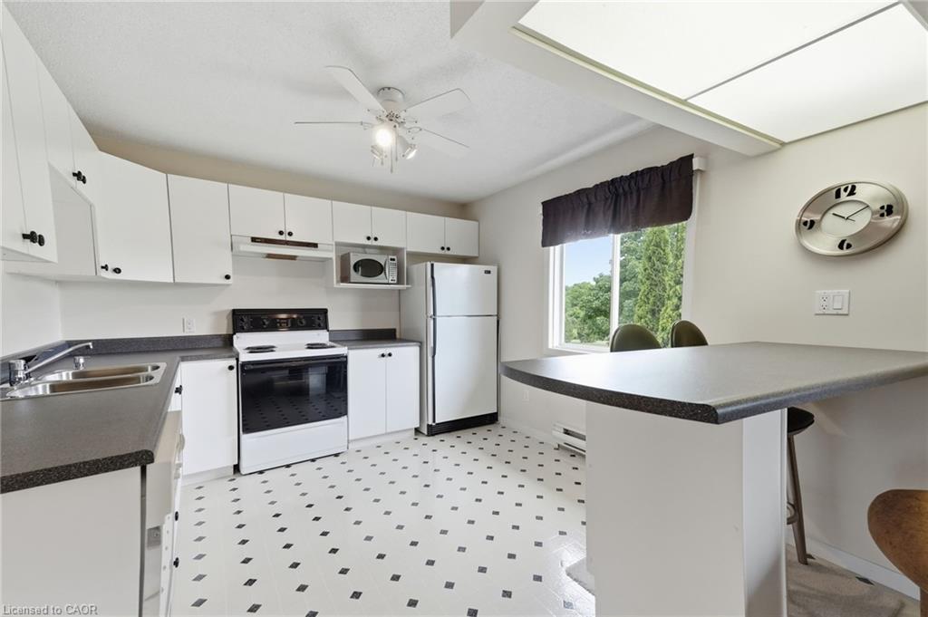 1046 Book Road W Property Photo 30