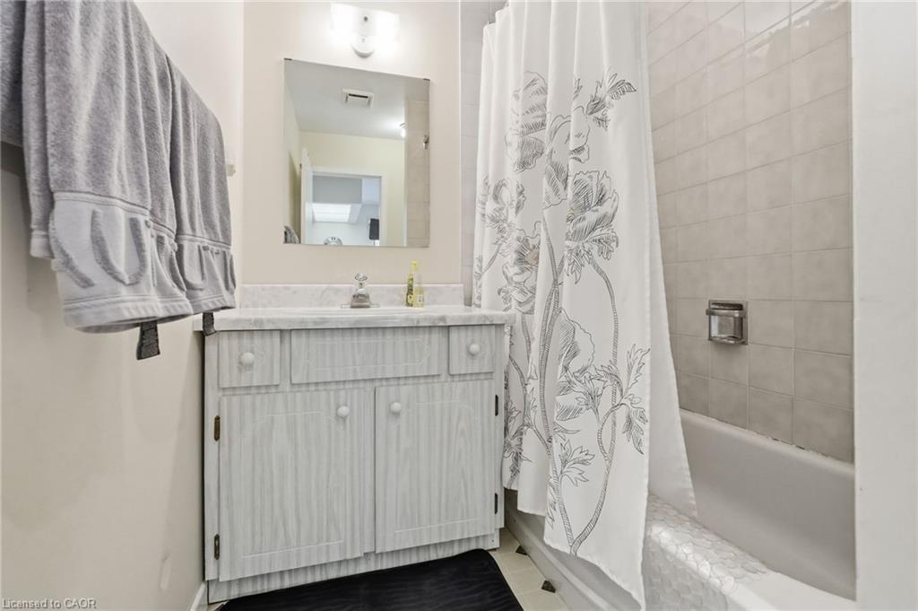 1046 Book Road W Property Photo 31