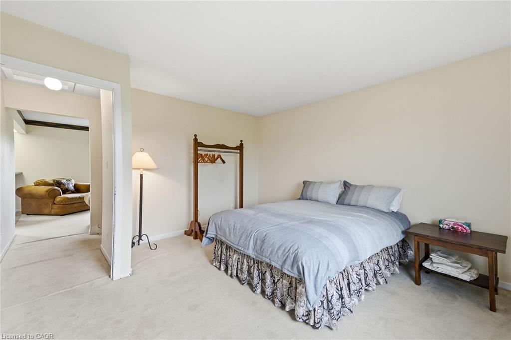 1046 Book Road W Property Photo 32