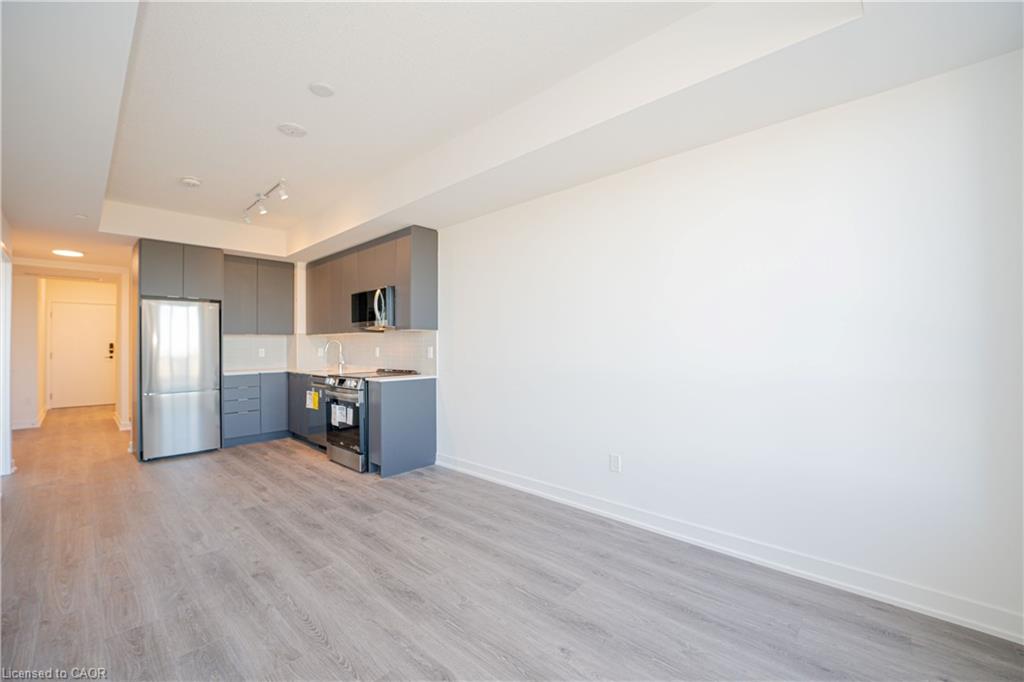 421-225 Malta Avenue Property Photo 8