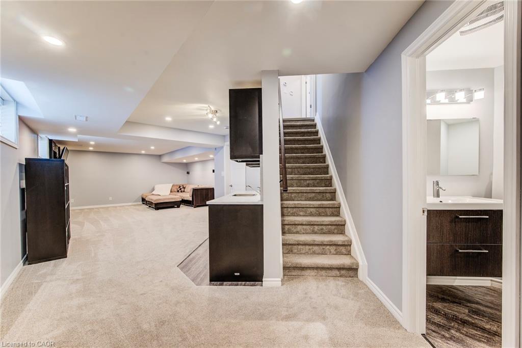 14 La Salle Street Property Photo 35