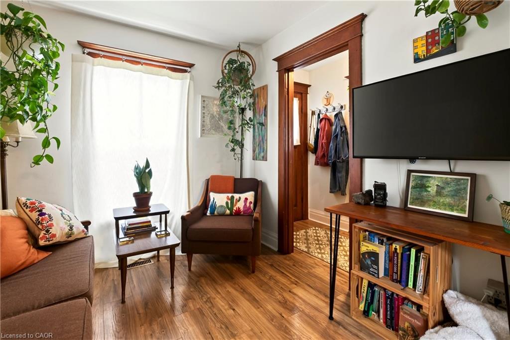 94 Edgemont Street N Property Photo 10