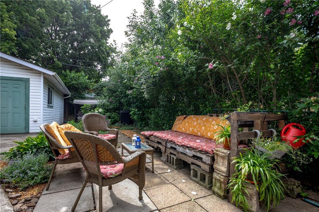 94 Edgemont Street N Property Photo 39