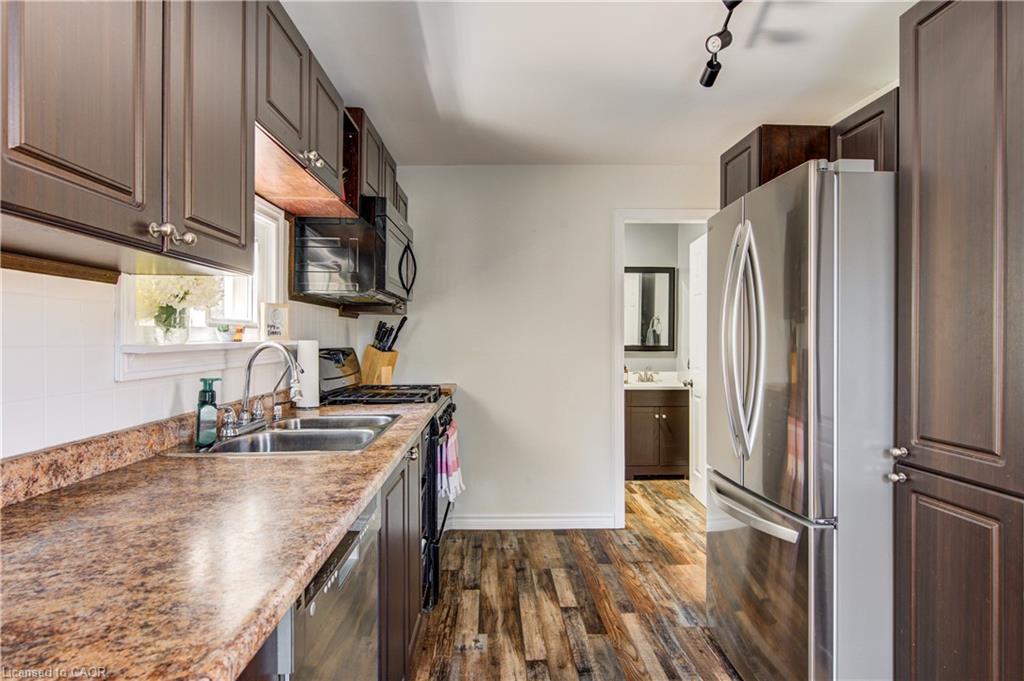 96 Avonlea Street Property Photo 10