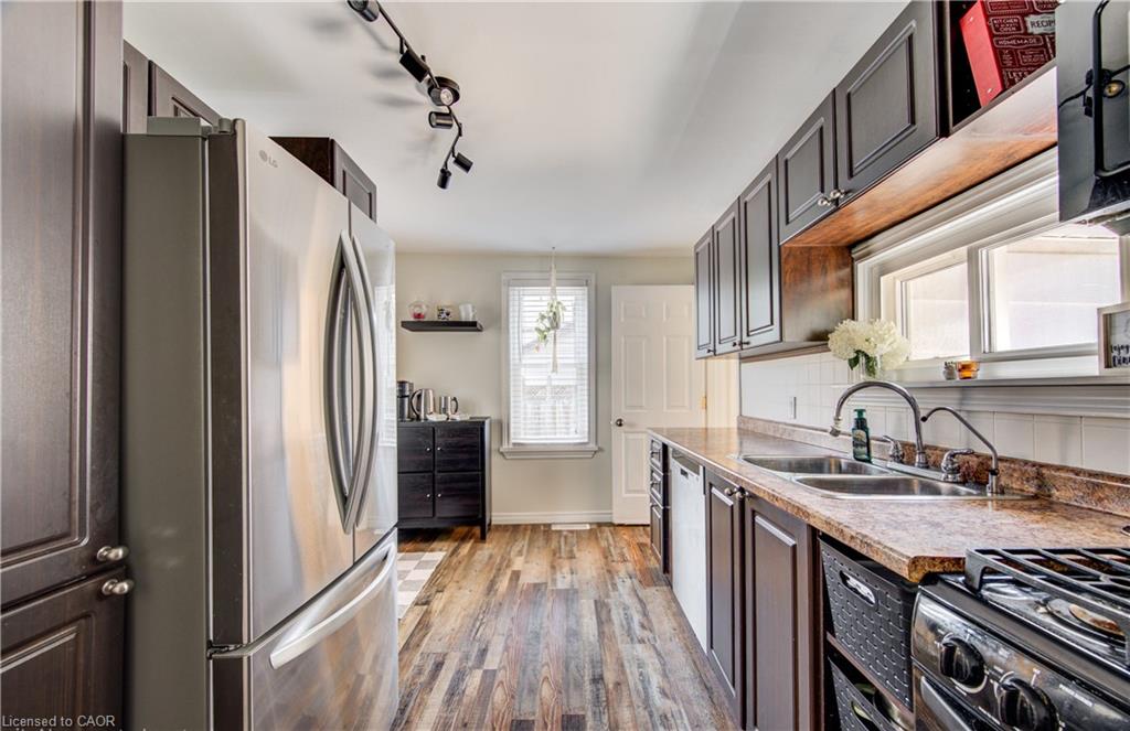 96 Avonlea Street Property Photo 30