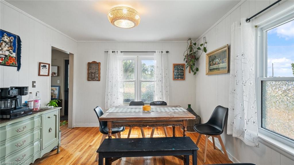 509 Queensway W Property Photo 10