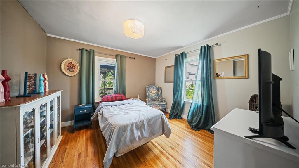 509 Queensway W Property Photo 17