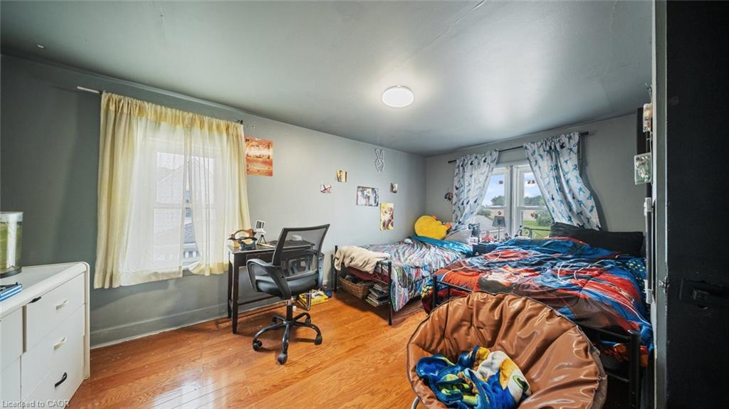 509 Queensway W Property Photo 19
