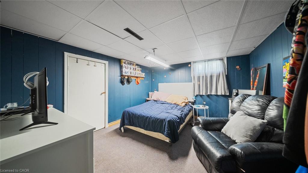 509 Queensway W Property Photo 23