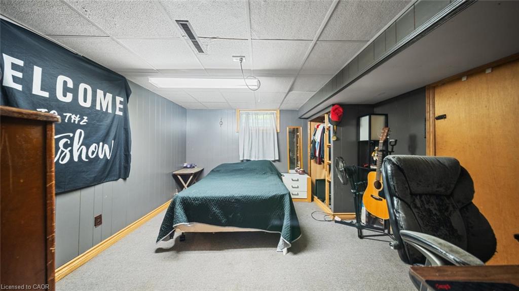 509 Queensway W Property Photo 24