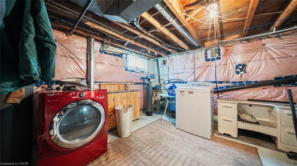 509 Queensway W Property Photo 26