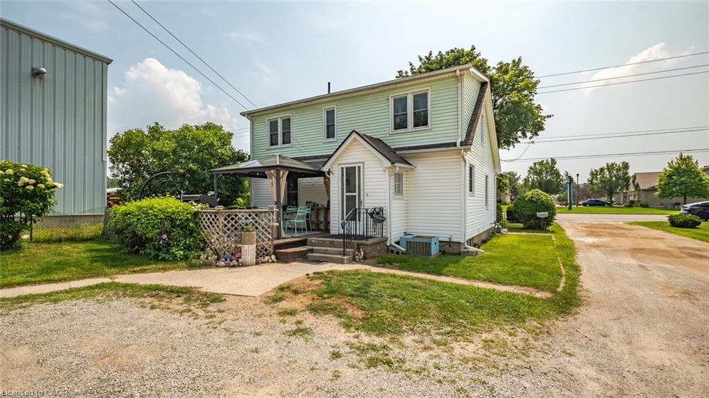 509 Queensway W Property Photo 30
