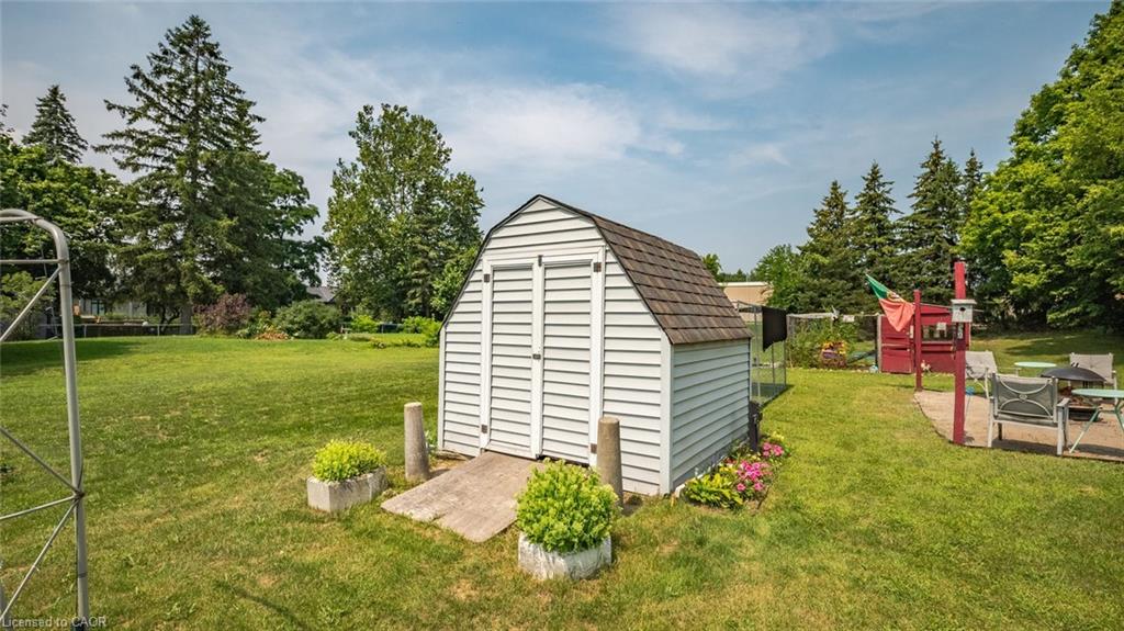 509 Queensway W Property Photo 34