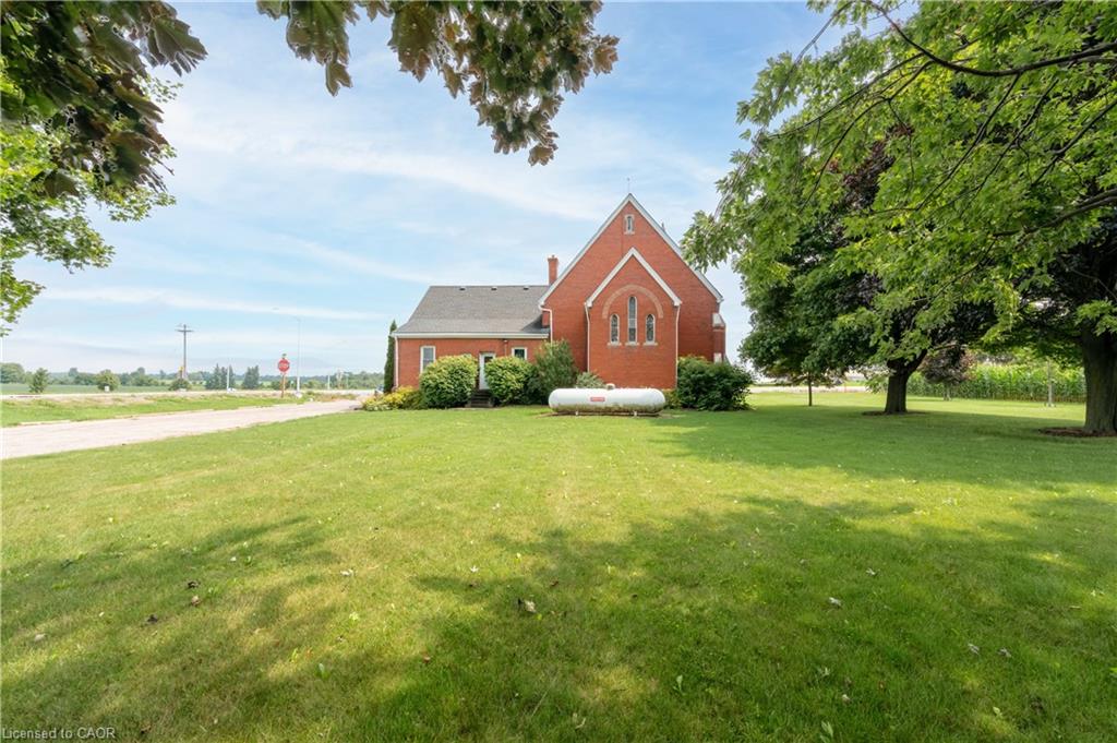 676241 16th Line Property Photo 6