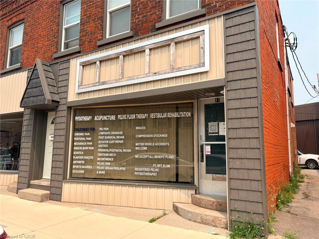11 Colborne Street N Property Photo 1