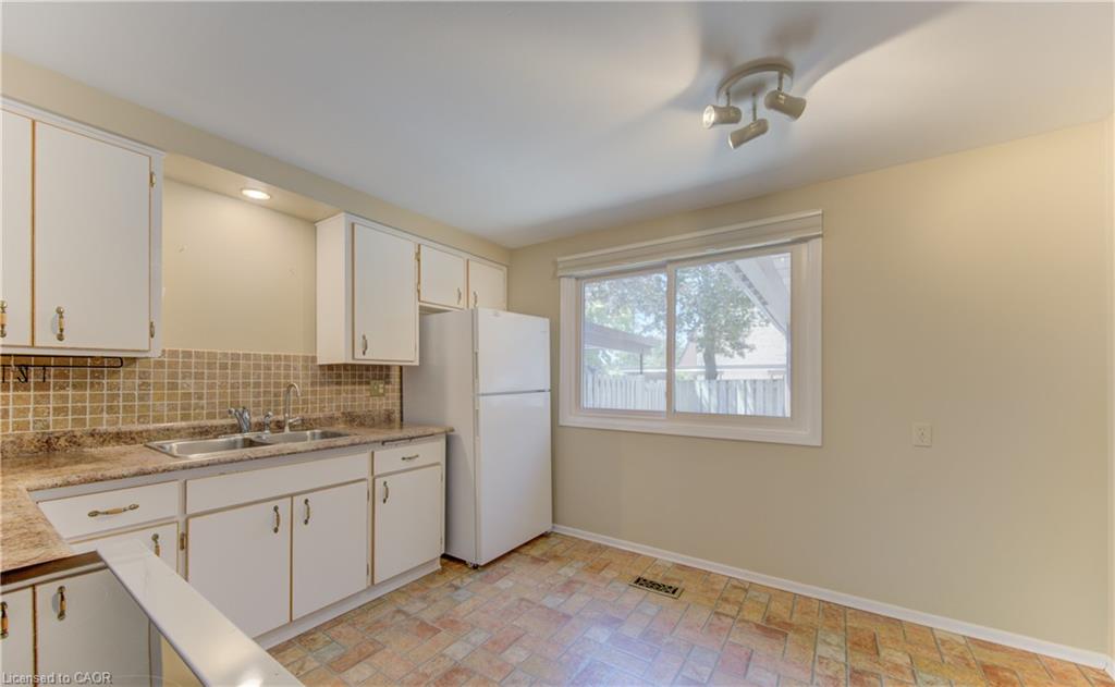 B-150 Kingswood Drive Property Photo 6