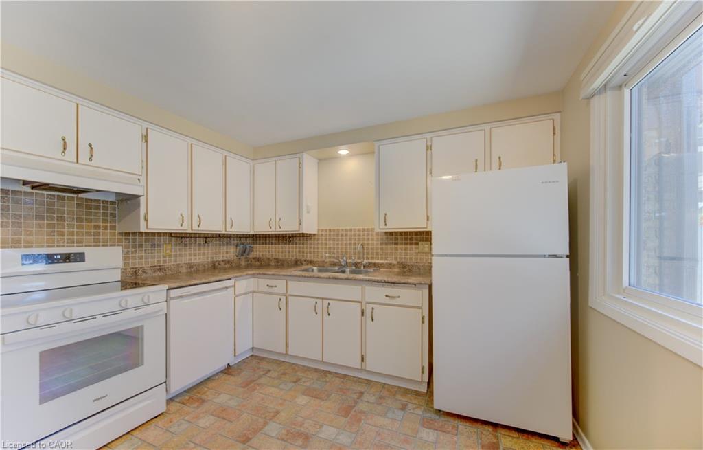 B-150 Kingswood Drive Property Photo 8