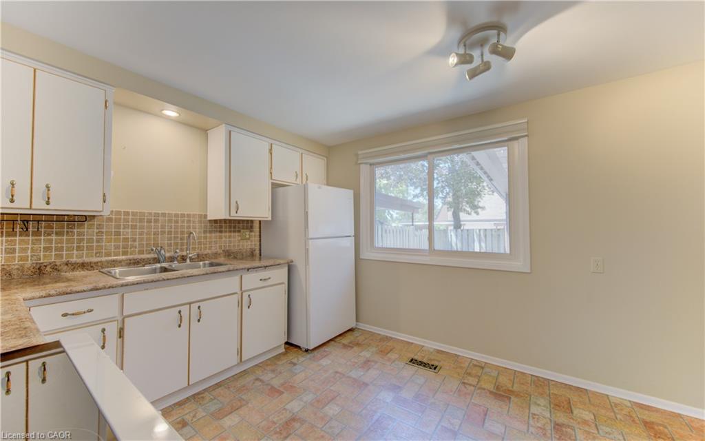 B-150 Kingswood Drive Property Photo 11