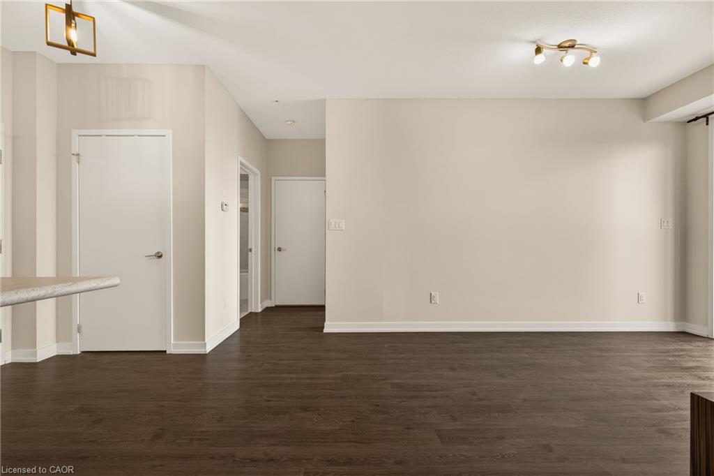 308-520 North Service Road Property Photo 31