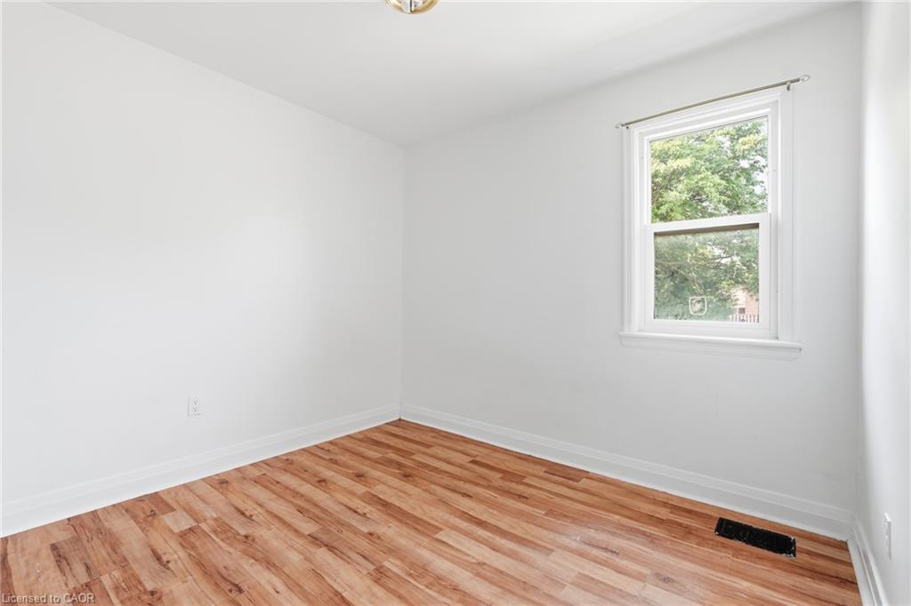 17 West 3rd Street Property Photo 8