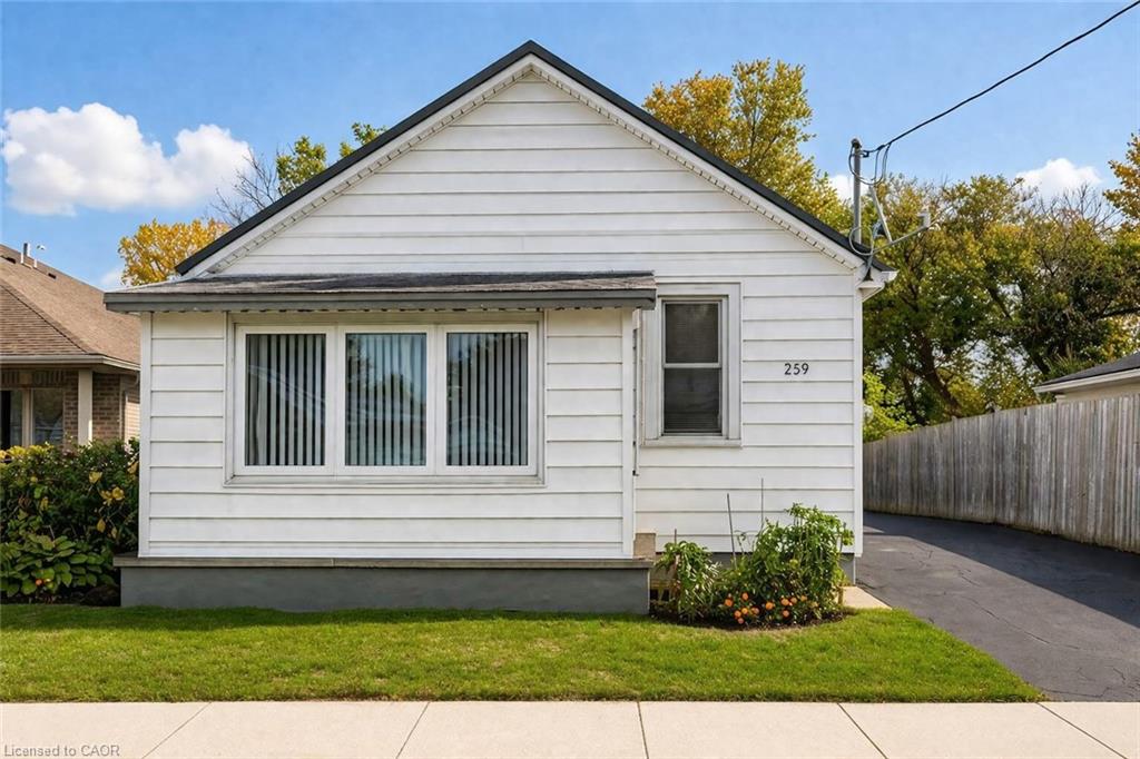 259 Metcalfe Street N Property Photo 1