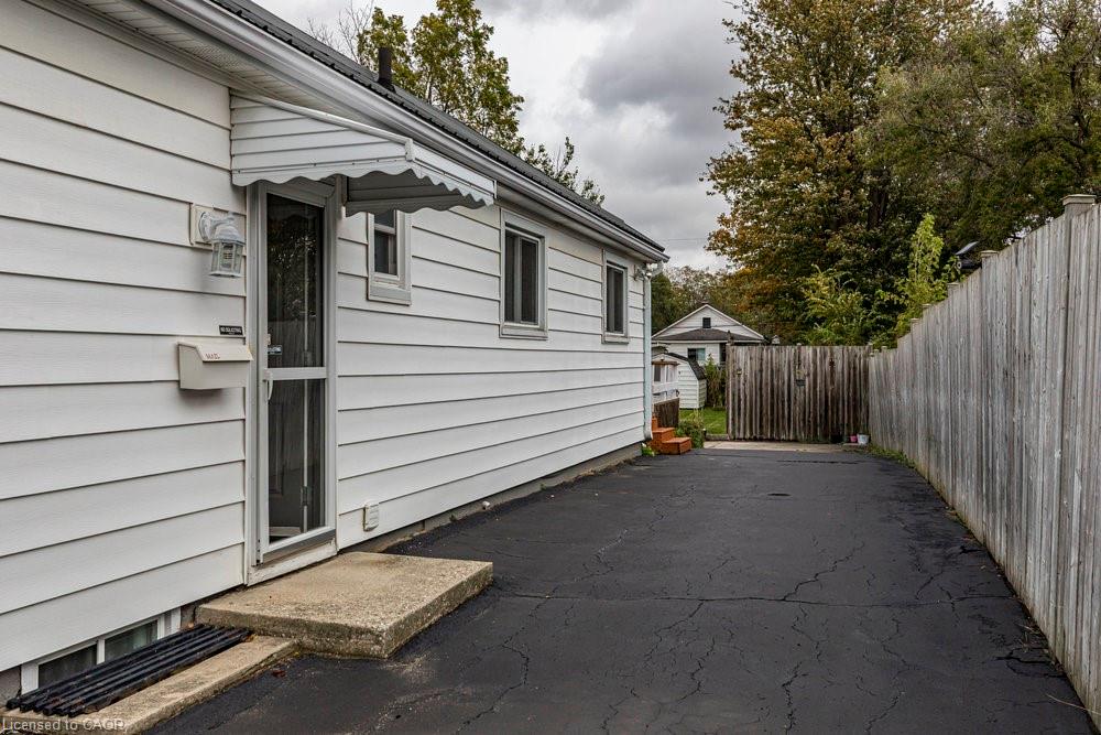 259 Metcalfe Street N Property Photo 10