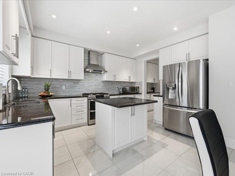 39 Avanti Crescent Property Photo 10